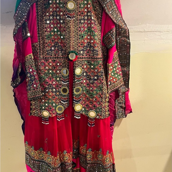 Pashtun Afghan dress - Picture 1 of 4